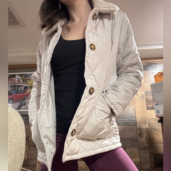 Jackets & Blazers - OFF WHITE LIGHT WEIGHT PUFFER JACKET